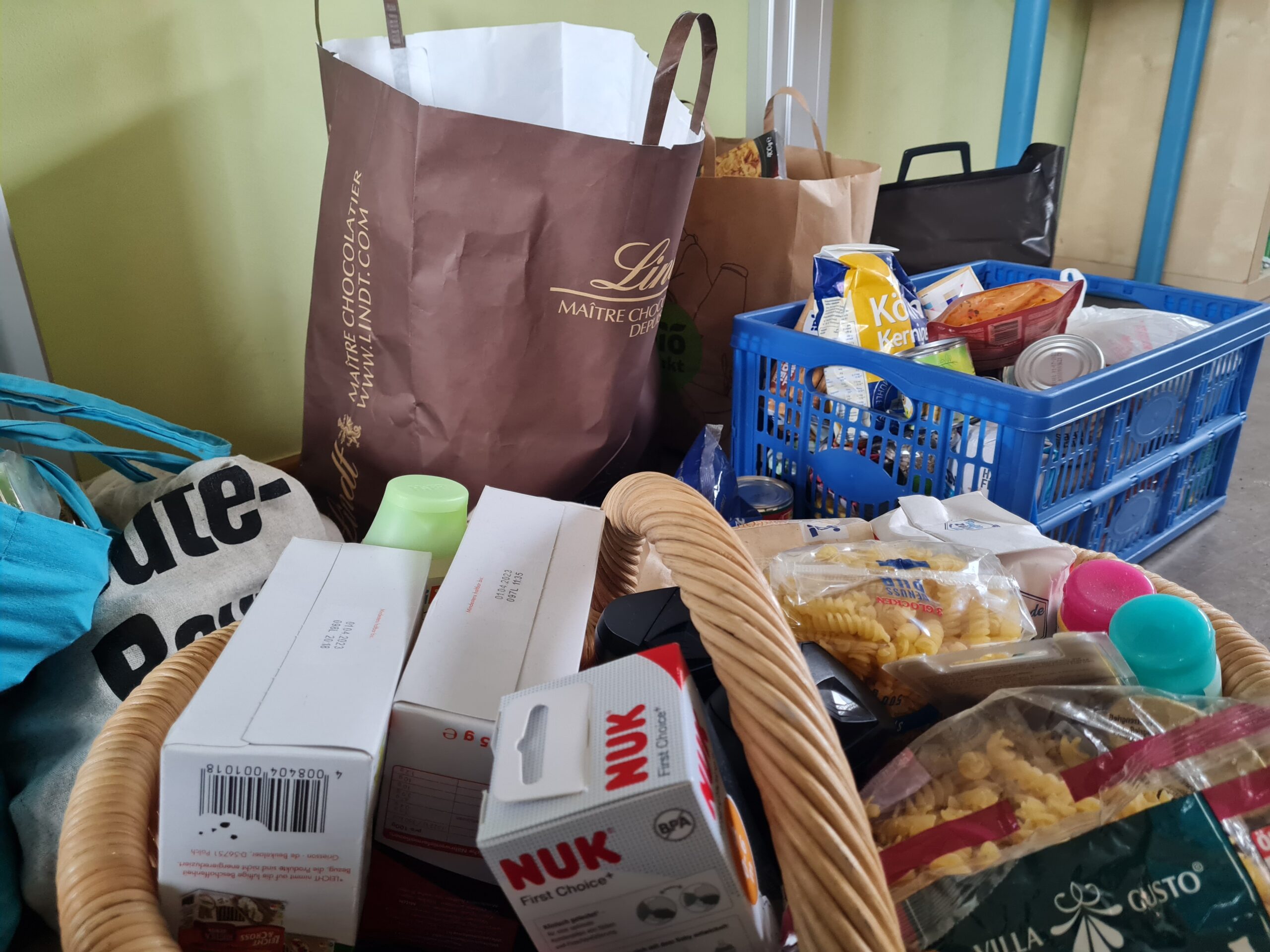 „Helping Hands“ sammeln für die Hamburger Tafel