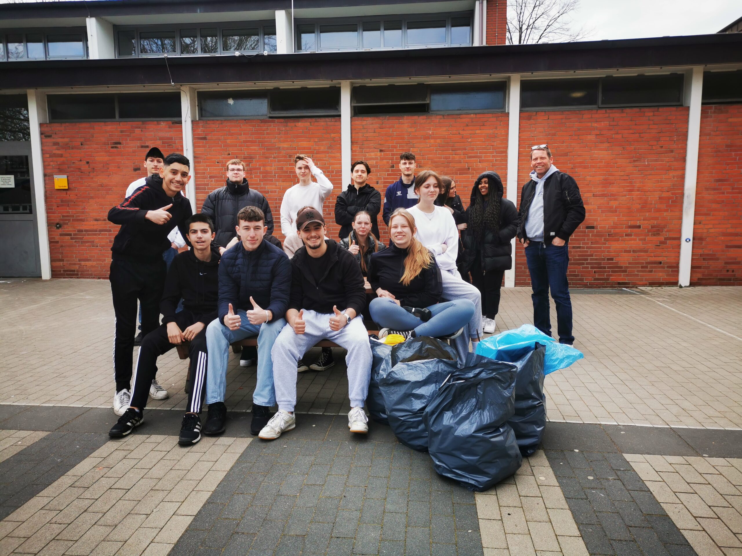 Plogging an der STS Oldenfelde